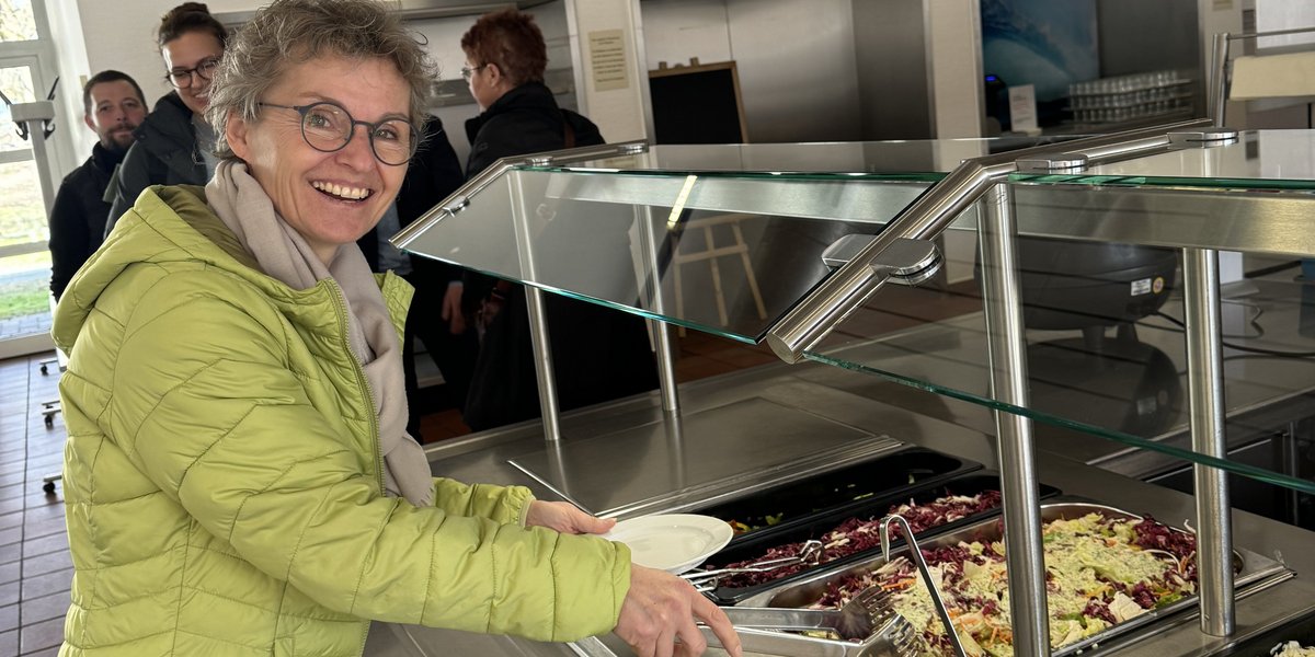 Dr. Antje Töpfer zu Besuch bei der Salus-Klinik in Lindow – Kantine Zukunft Brandenburg